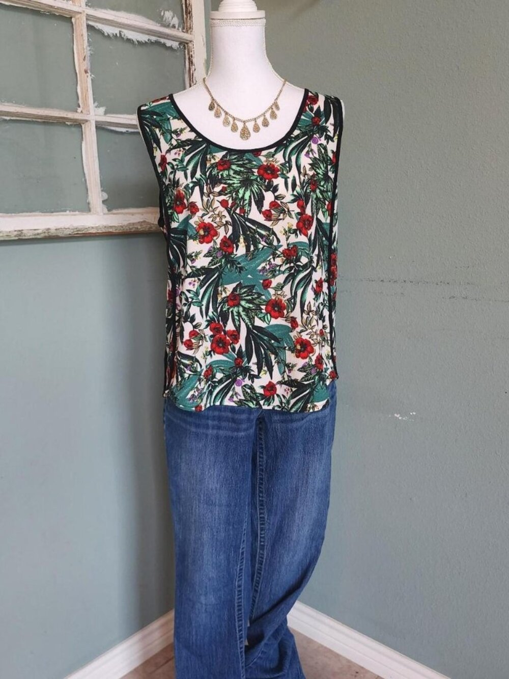 Women's Elodie XL tropical/floral sleeveless top